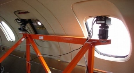 新拓三維高速DIC測量系統(tǒng)用于飛機(jī)飛行中機(jī)翼變形測試.jpg 新拓三維高速DIC測量系統(tǒng)用于飛機(jī)飛行中機(jī)翼變形測試.jpg