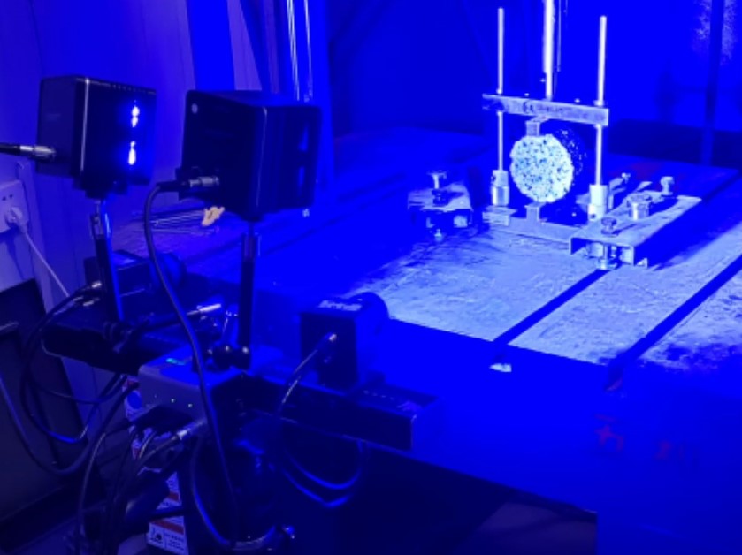 三維全場應(yīng)變測量系統(tǒng)用于研究混凝土壓縮變形和破壞.jpg 三維全場應(yīng)變測量系統(tǒng)用于研究混凝土壓縮變形和破壞.jpg