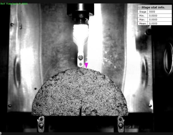 高速DIC技術(shù)在瀝青材料裂紋擴(kuò)展實(shí)驗(yàn)中的應(yīng)用.jpg 高速DIC技術(shù)在瀝青材料裂紋擴(kuò)展實(shí)驗(yàn)中的應(yīng)用.jpg