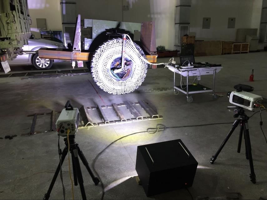 高速DIC測(cè)量輪胎瞬態(tài)變形.jpg 高速DIC測(cè)量輪胎瞬態(tài)變形.jpg